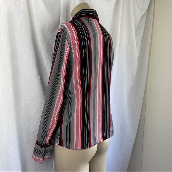 🚫SOLD🚫 Apt. 9 Red Black White Chevron Stripes Button Down - Picture 14 of 16